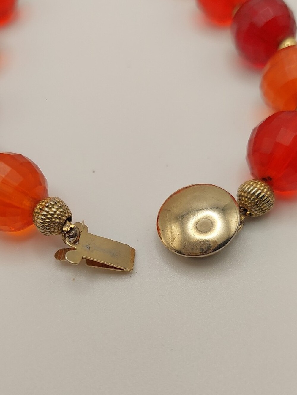 Bold Red-Orange Vintage MCM Faceted LUCITE Bead Necklace - Unbranded - Picture 6 of 12